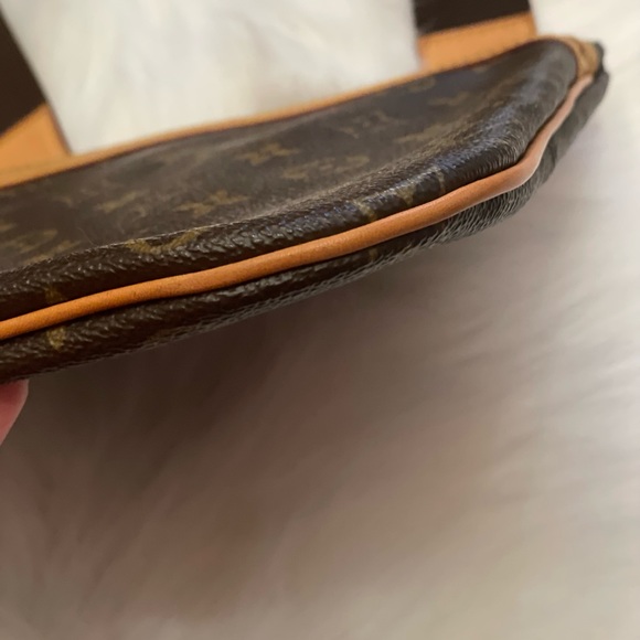 💕Louis Vuitton Pochette Bosphore - Picture 9 of 16